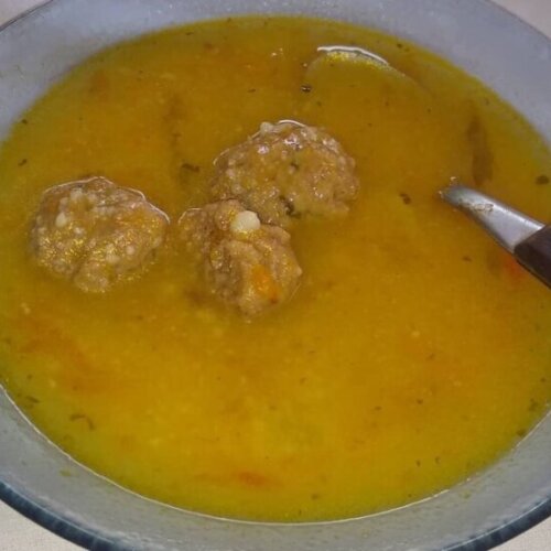 Receta de la tradicional Sopa de Albóndigas de Maíz